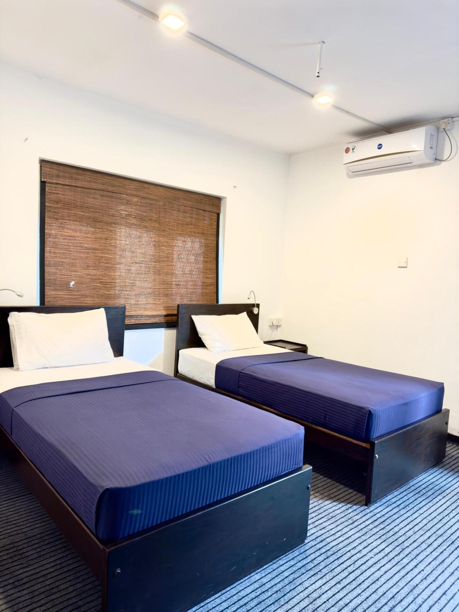 Traveler'S Haven Hostel At Colombo Intl Airport Katunayaka Extérieur photo