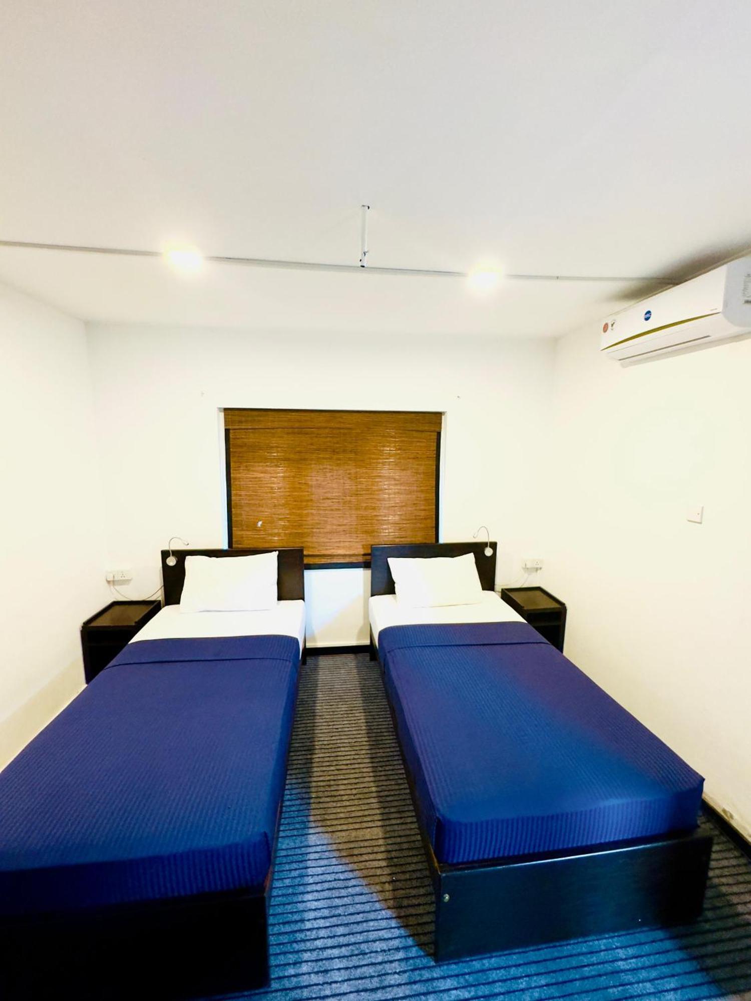 Traveler'S Haven Hostel At Colombo Intl Airport Katunayaka Extérieur photo